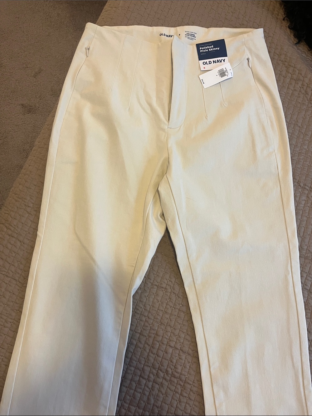 Old Navy Women’s polished pixie skinny size 8 Khaki Stretch Chinos